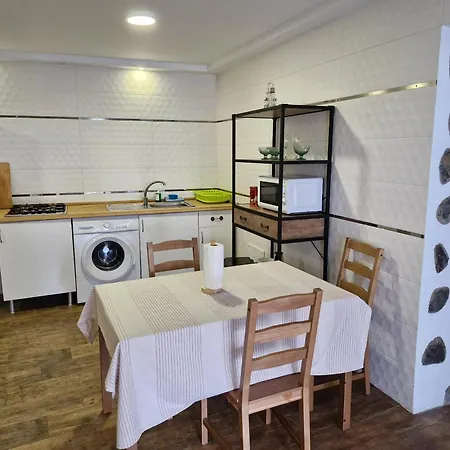 Apartment With Stunning Views In 50 M² + Close To The Sea *